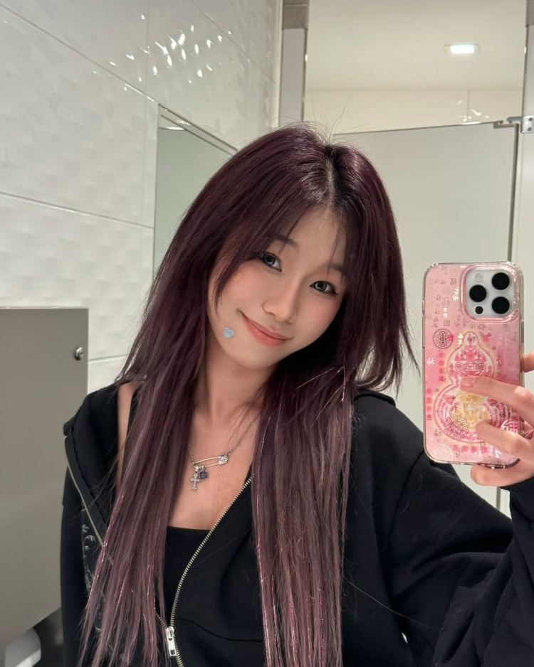 欧冠直播-评论区炸了！美女网红晒与克莱合影 本人疑对后者分手风波不知情